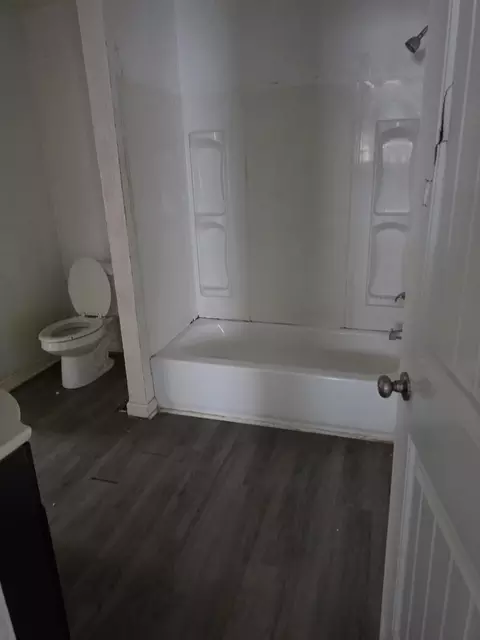 Bath - 1813 W Lincoln St, Springfield, MO 65806 photo 1 of 2