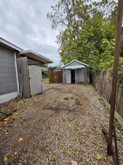 Exterior - 1813 W Lincoln St, Springfield, MO 65806 photo 2 of 2