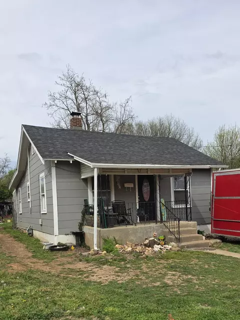 1813 W Lincoln St, Springfield, MO 65806