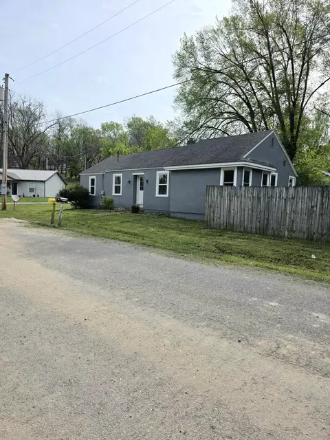 202 N Ash Ave, Mansfield, MO 65704