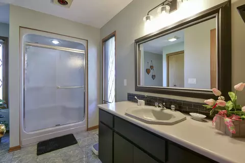 Bath - 3109 Brinkley Rd, Marshfield, MO 65706 photo 2 of 8