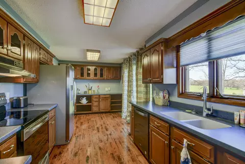 Kitchen - 3109 Brinkley Rd, Marshfield, MO 65706 photo 2 of 2