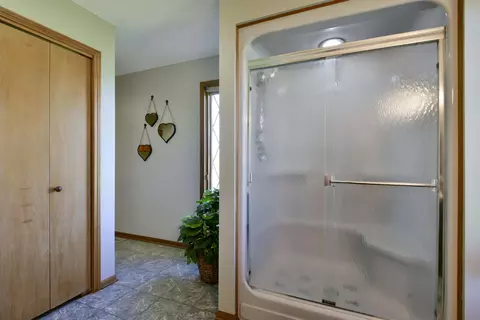 Bath - 3109 Brinkley Rd, Marshfield, MO 65706 photo 4 of 8