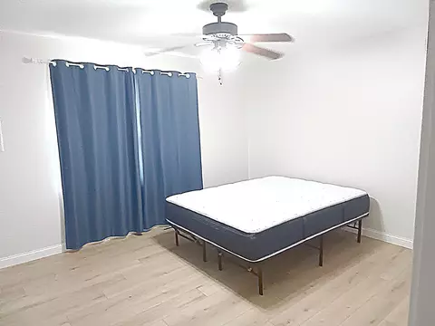 Bedroom - 2782 W Swan St, Springfield, MO 65807 photo 2 of 4
