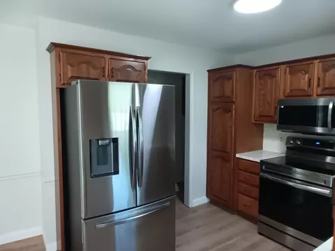 Kitchen - 2782 W Swan St, Springfield, MO 65807 photo 2 of 6