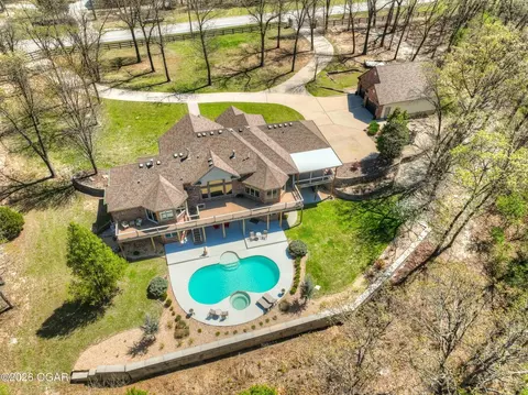 4550 Goldfinch Rd, Joplin, MO 64804