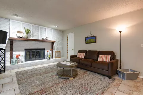 Living - 2150 E Raynell St, Springfield, MO 65804 photo 2 of 2