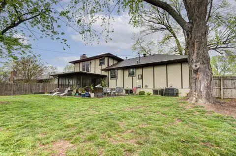 Exterior - 2150 E Raynell St, Springfield, MO 65804 photo 5 of 10