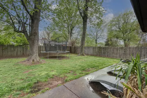Exterior - 2150 E Raynell St, Springfield, MO 65804 photo 4 of 10