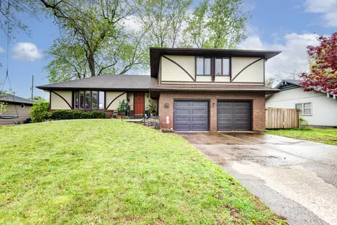 Exterior - 2150 E Raynell St, Springfield, MO 65804 photo 7 of 10