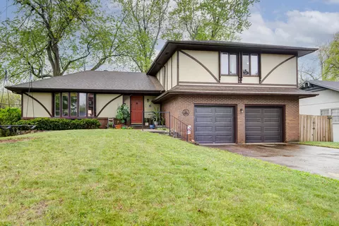 2150 E Raynell St, Springfield, MO 65804