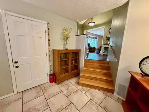 Entry Way - 2150 E Raynell St, Springfield, MO 65804 photo 3 of 3