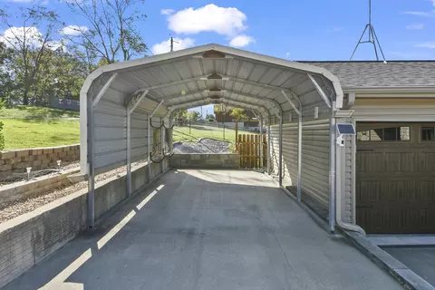 Exterior - 3041 Longbend Rd, Galena, MO 65656 photo 6 of 19