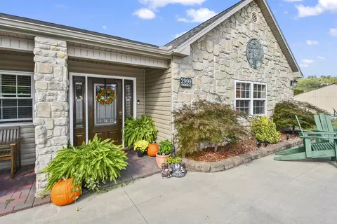 Exterior - 3041 Longbend Rd, Galena, MO 65656 photo 2 of 19