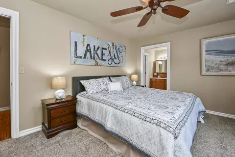 Bedroom - 3041 Longbend Rd, Galena, MO 65656 photo 4 of 6
