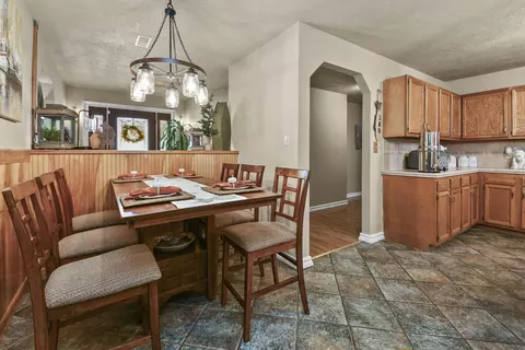 Dining - 3041 Longbend Rd, Galena, MO 65656 photo 1 of 1