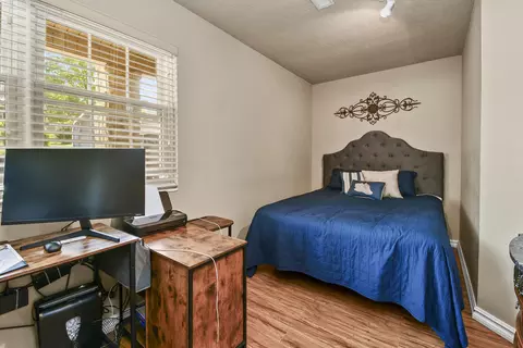 Bedroom - 3041 Longbend Rd, Galena, MO 65656 photo 1 of 6
