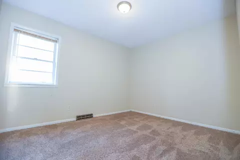 Bedroom - 3527 S Ferguson Ave, Springfield, MO 65807 photo 2 of 4