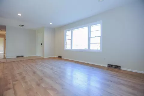 Living - 3527 S Ferguson Ave, Springfield, MO 65807 photo 5 of 5