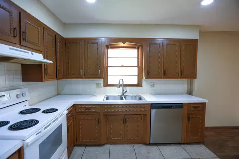 Kitchen - 3527 S Ferguson Ave, Springfield, MO 65807 photo 2 of 2