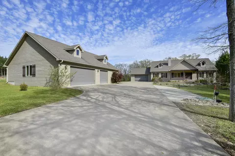 526 Fort Cannon Ln, Shell Knob, MO 65747