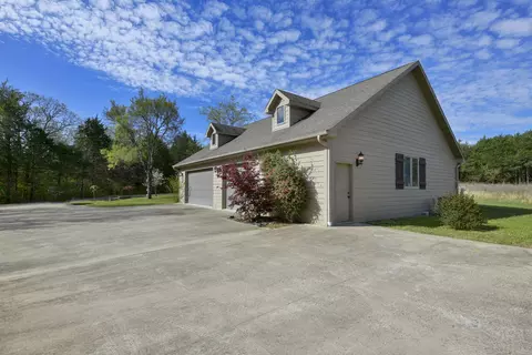 526 Fort Cannon Ln, Shell Knob, MO 65747 photo 3