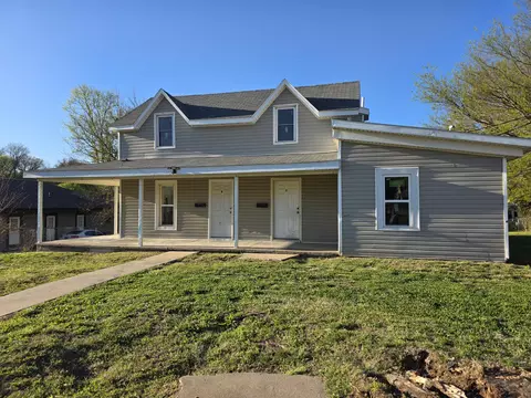 518 W Brook St, Neosho, MO 64850