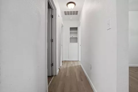 Entry Way - 1717 W Webster St, Springfield, MO 65802 photo 2 of 4