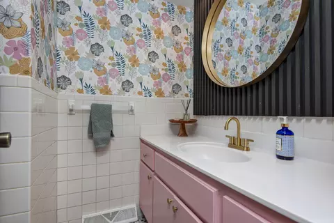 Bath - 2830 S Marlan Ave, Springfield, MO 65804 photo 1 of 4
