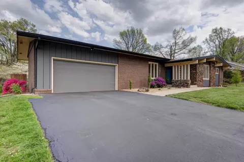Exterior - 2830 S Marlan Ave, Springfield, MO 65804 photo 12 of 13