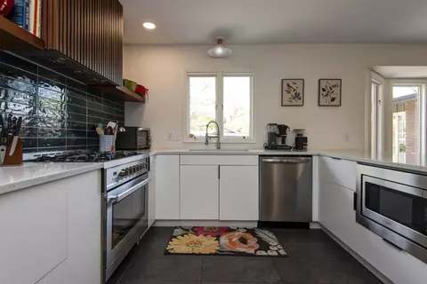 Kitchen - 2830 S Marlan Ave, Springfield, MO 65804 photo 6 of 8