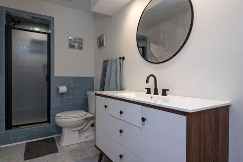 Bath - 2830 S Marlan Ave, Springfield, MO 65804 photo 4 of 4