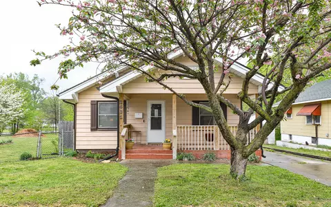 1431 W Nichols St, Springfield, MO 65802