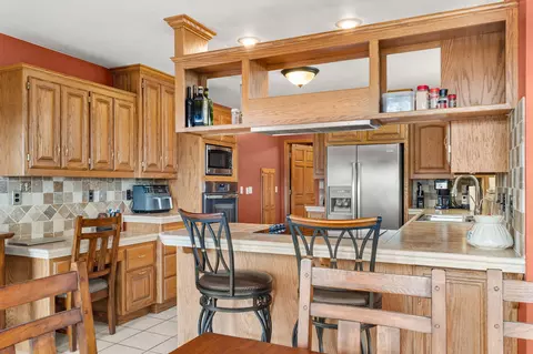 Kitchen - 27276 E Lakeview Ln, Eagle Rock, MO 65641 photo 2 of 2