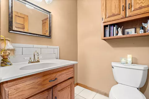 Bath - 27276 E Lakeview Ln, Eagle Rock, MO 65641 photo 1 of 4