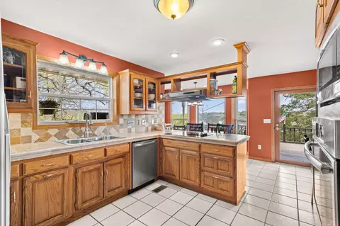 Kitchen - 27276 E Lakeview Ln, Eagle Rock, MO 65641 photo 1 of 2
