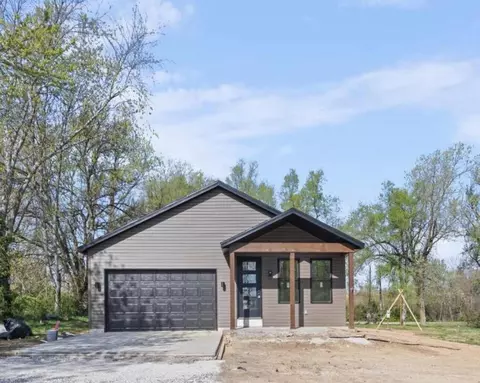 317 S Oak Ave, Sparta, MO 65753