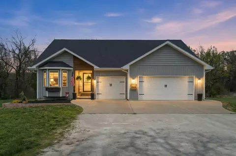 5047 E State Highway Kk, Fair Grove, MO 65648