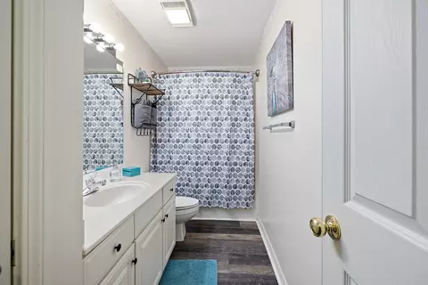 Bath - 175 Avondale Dr #11, Branson, MO 65616 photo 3 of 3