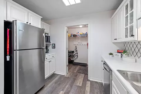 Kitchen - 175 Avondale Dr #11, Branson, MO 65616 photo 3 of 5
