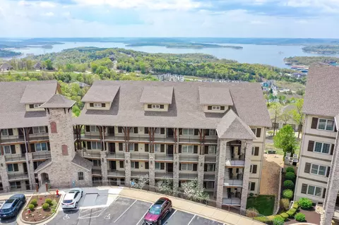 53 Royal Vista Dr UNIT 206, Branson, MO 65616