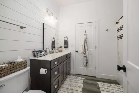 Bath - 226 Chalcedony Ct, Branson West, MO 65737 photo 9 of 10