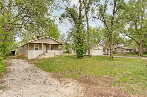 2631 W Madison St, Springfield, MO 65802