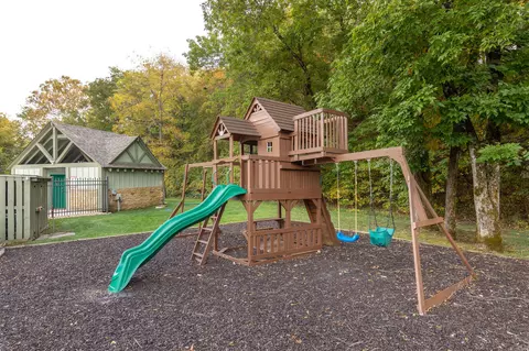 Exterior - 112 Ranch Rd, Saddlebrooke, MO 65630 photo 6 of 9
