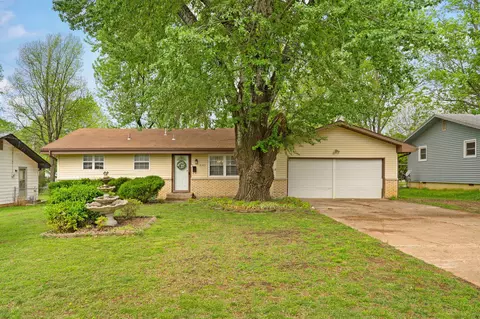 3145 S Dayton Ave, Springfield, MO 65807 photo 2