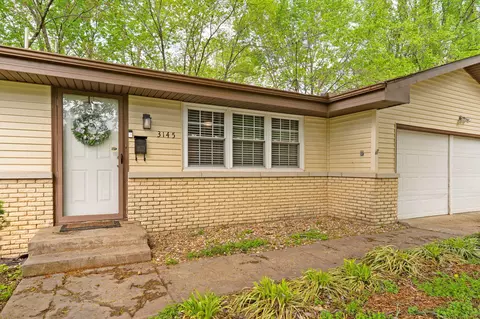 3145 S Dayton Ave, Springfield, MO 65807