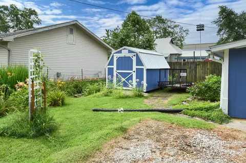 Exterior - 622 E Madison St, Marshfield, MO 65706 photo 4 of 15