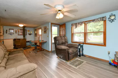 Living - 622 E Madison St, Marshfield, MO 65706 photo 1 of 1