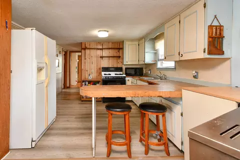 Kitchen - 622 E Madison St, Marshfield, MO 65706 photo 3 of 4