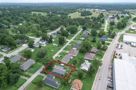 View/Area - 622 E Madison St, Marshfield, MO 65706 photo 2 of 2